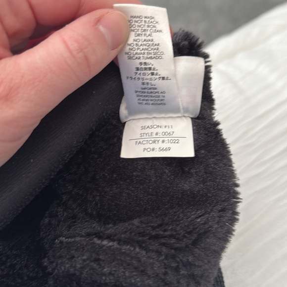 EUC Black Spyder Faux Fur Lined Breast Cancer Awareness Zip Up Jacket - Picture 12 of 15